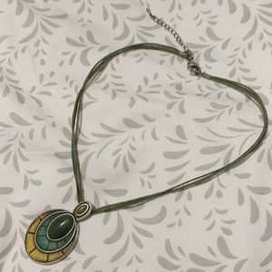 Green pendant necklace